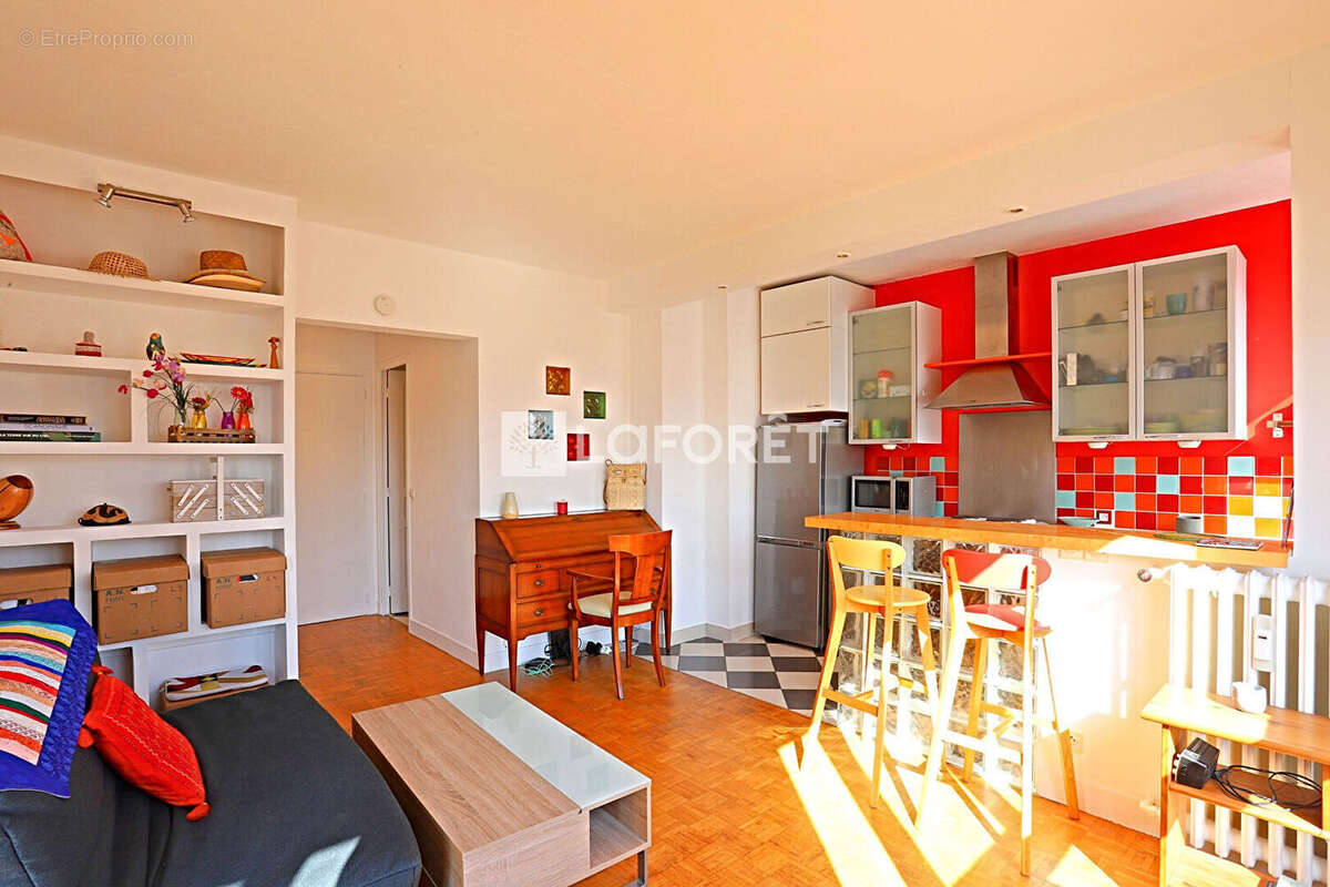 Appartement à PARIS-14E