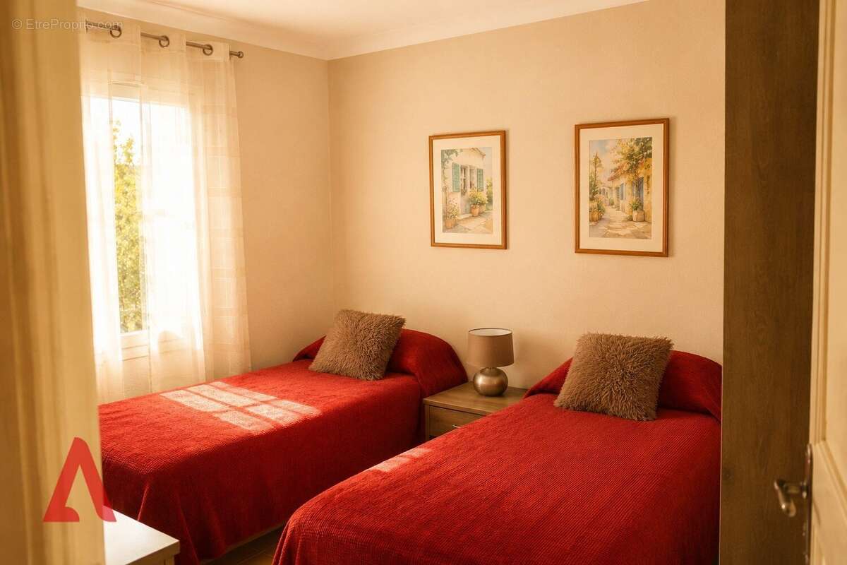Maison vigneronne avec grand potentiel et piscine - photo 7