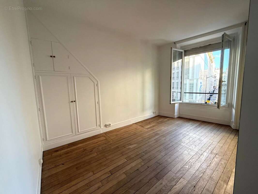 Appartement à PARIS-7E