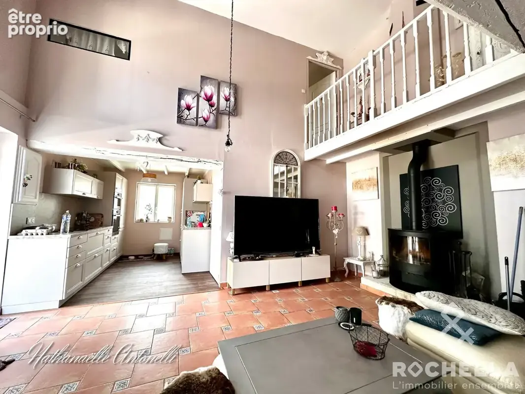 Maison 129 m² à Aujac  - photo 6