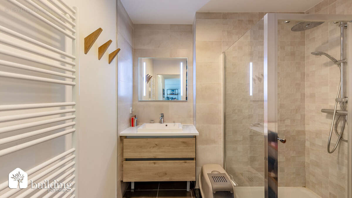 Appartement à COURBEVOIE