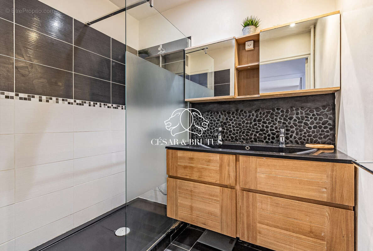 Appartement à TASSIN-LA-DEMI-LUNE