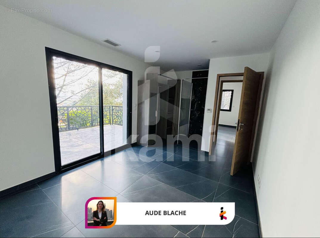 Maison à CHANOS-CURSON