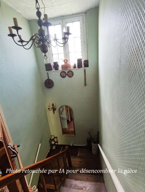 Sur plus de 3 ha de terrain, agréable maison avec dépendances - photo 9