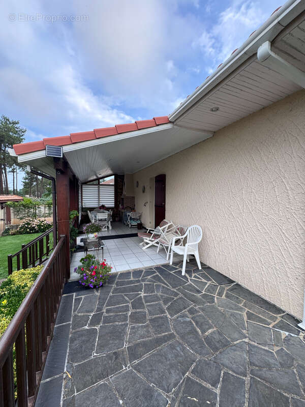 Nouvelle exclusivité - Maison familiale à seulement 2.5 km des plages - photo 2