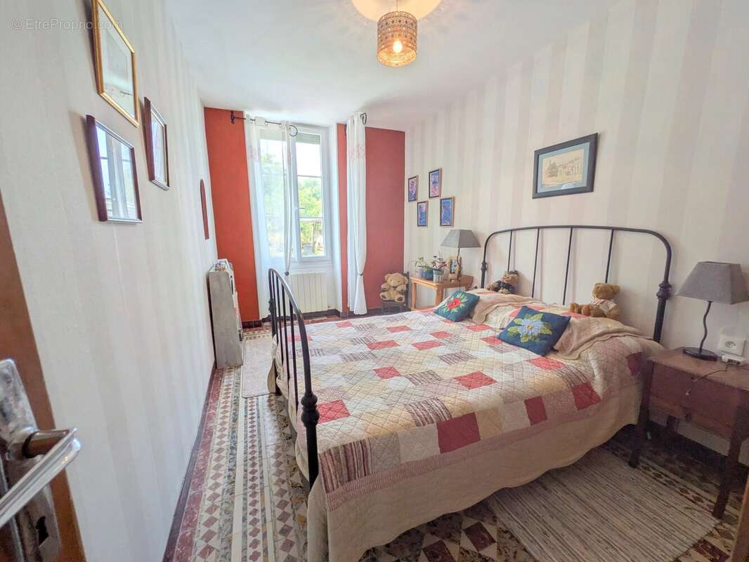 Maison en pierre économe en énergie, dépendances et près de 8 000 m² de terrain - photo 7