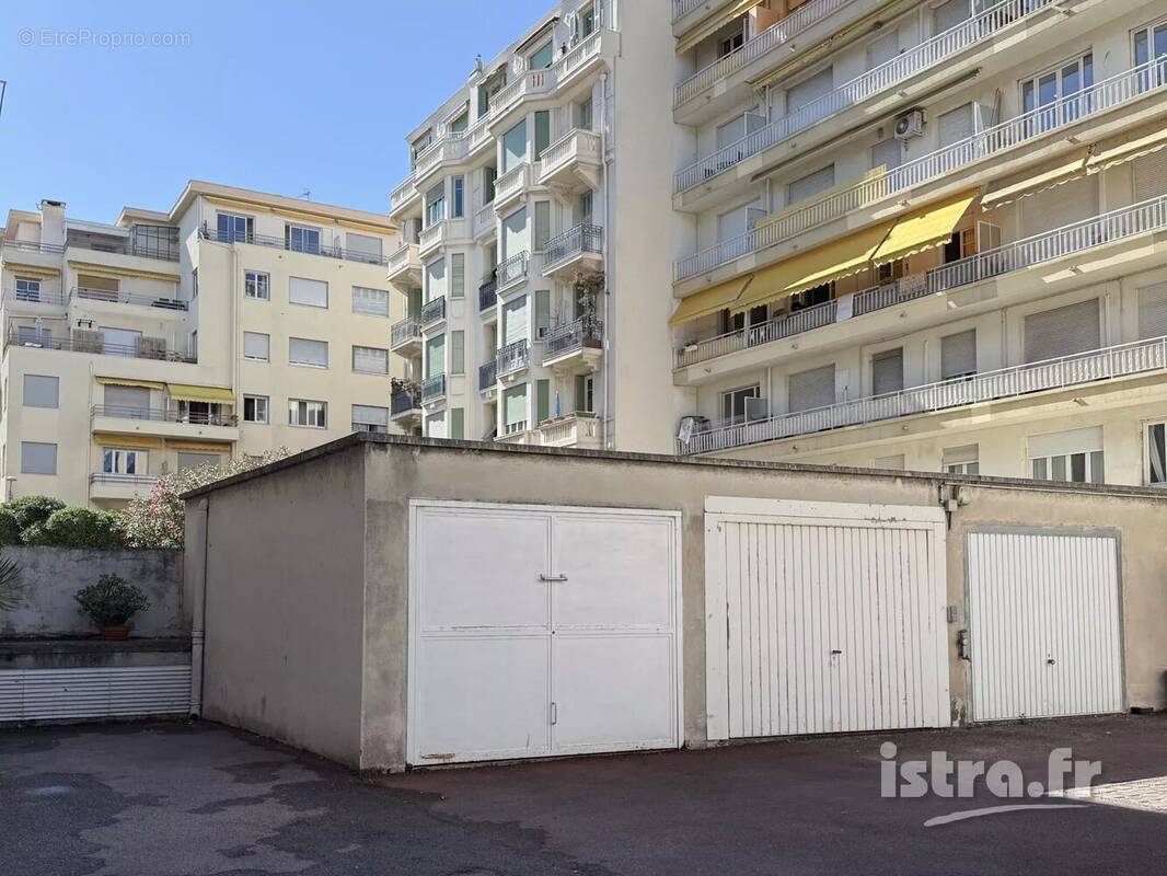Parking à NICE