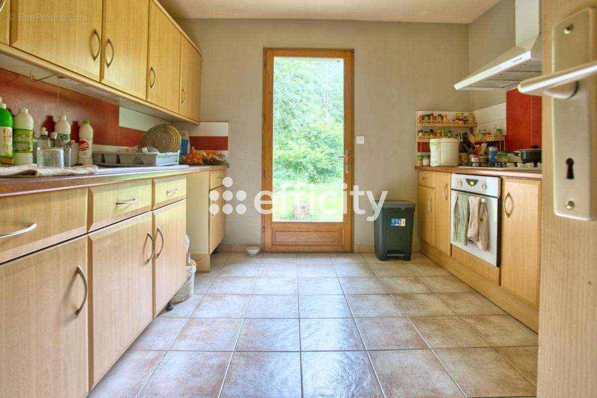 Maison 93 m² à Biras  - photo 8