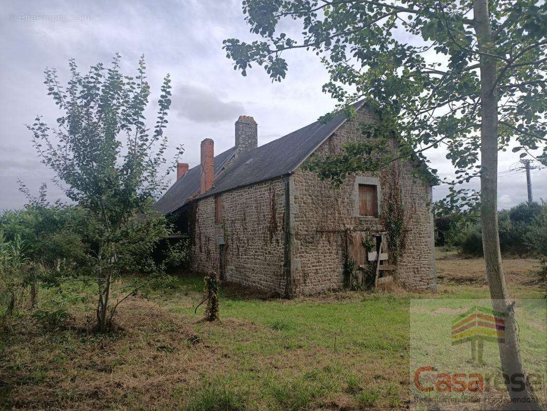Maison à SAINT-GEORGES-DE-REINTEMBAULT