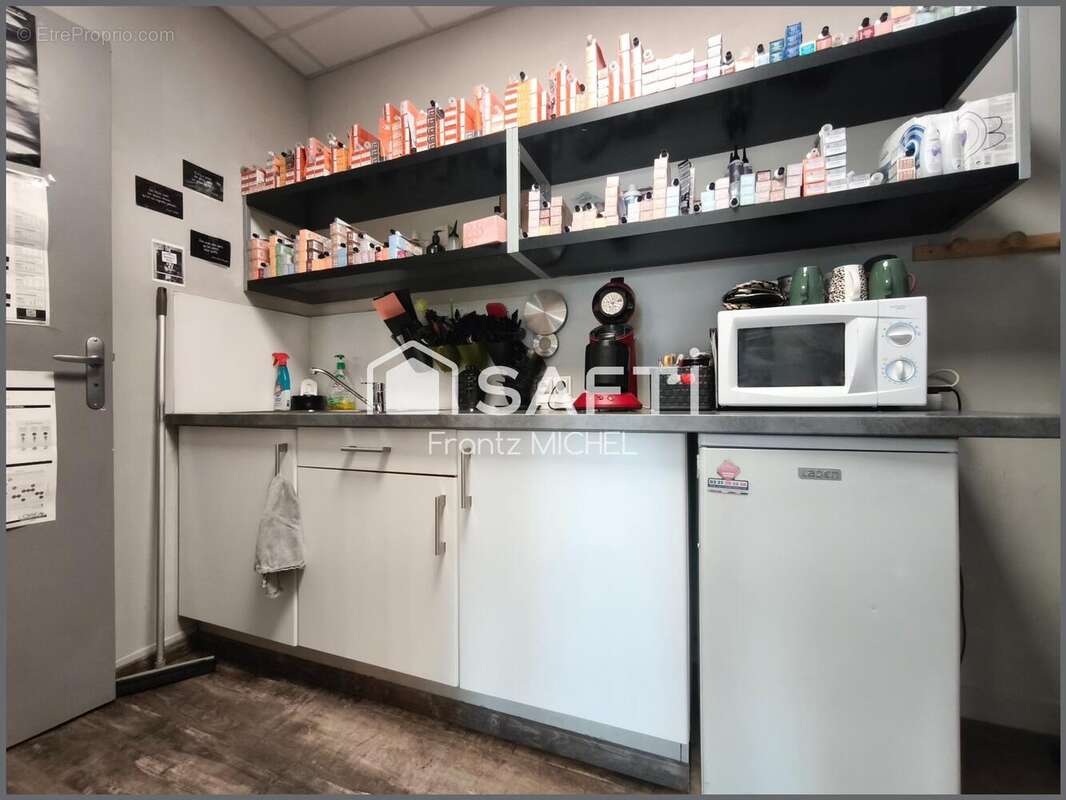 Photo 7 - Commerce à MEZIDON-CANON