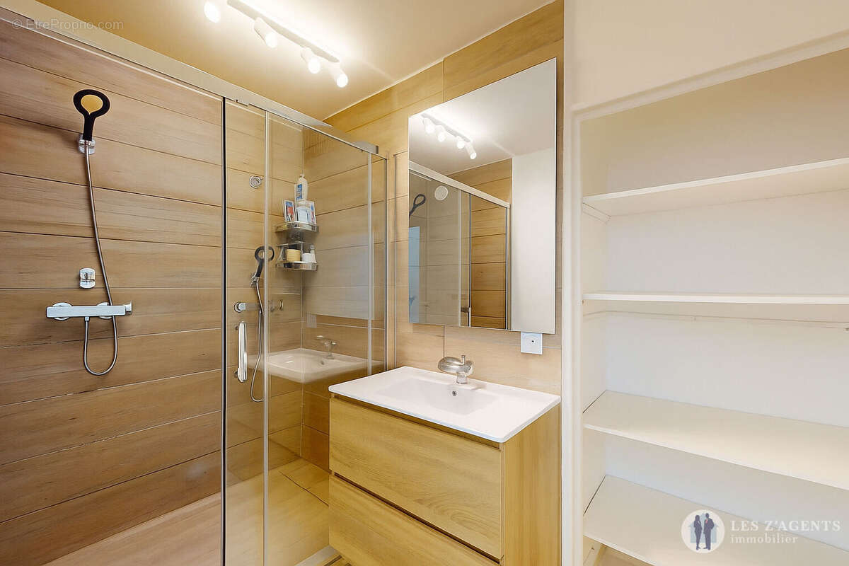 Appartement à FONTAINE