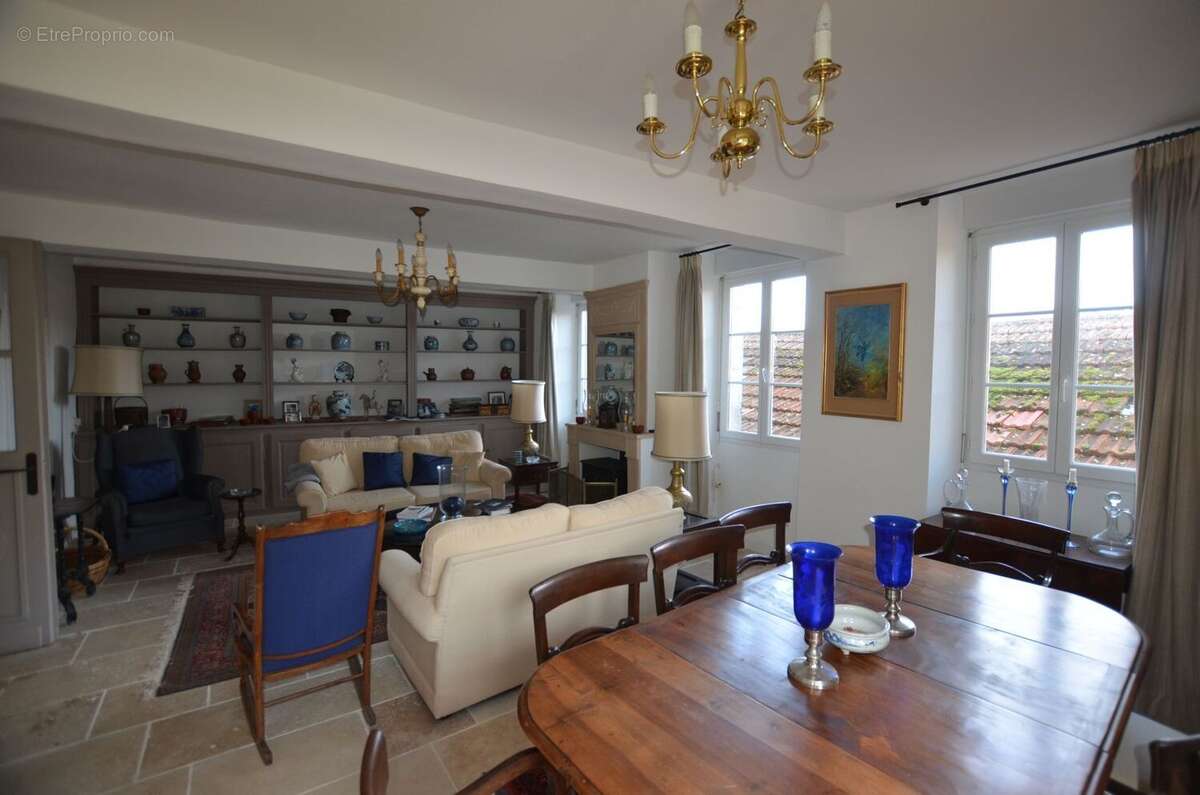 026 - Maison à MONTREAL