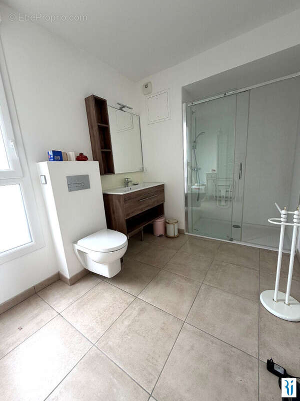 Appartement à MONT-SAINT-AIGNAN