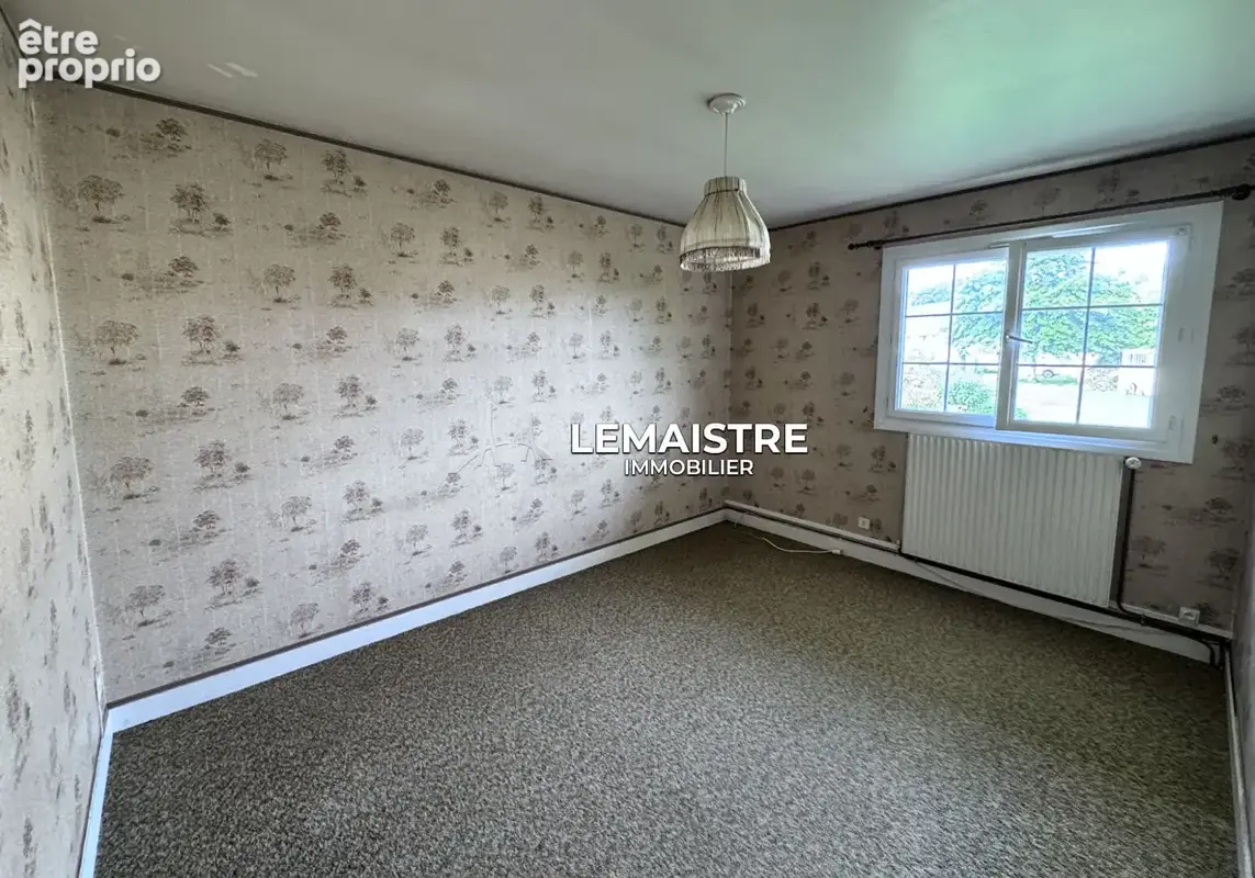 Maison à vendre - Goderville  centre- 120 m² - 5 chambres - Vie de plain-pied - Sous-sol - DPE D - photo 9