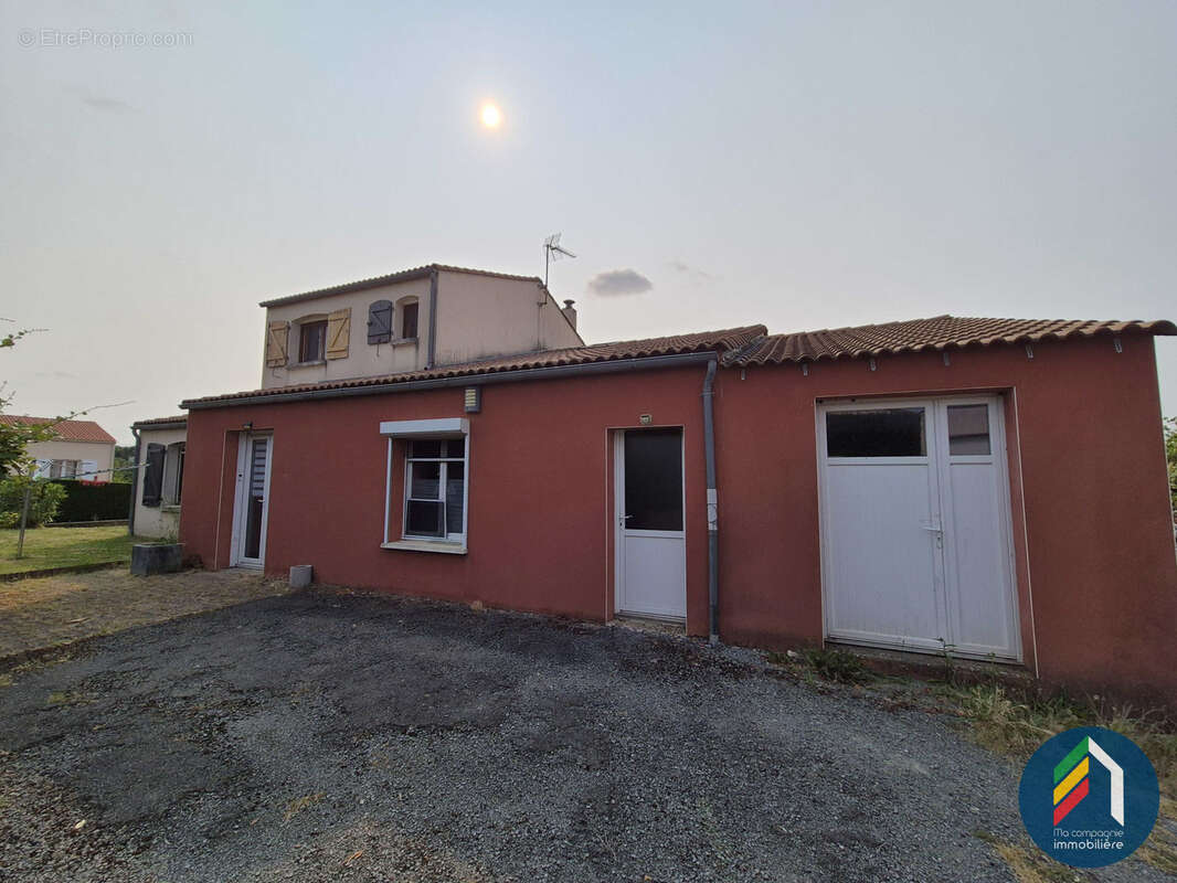 Maison à LA MEILLERAIE-TILLAY