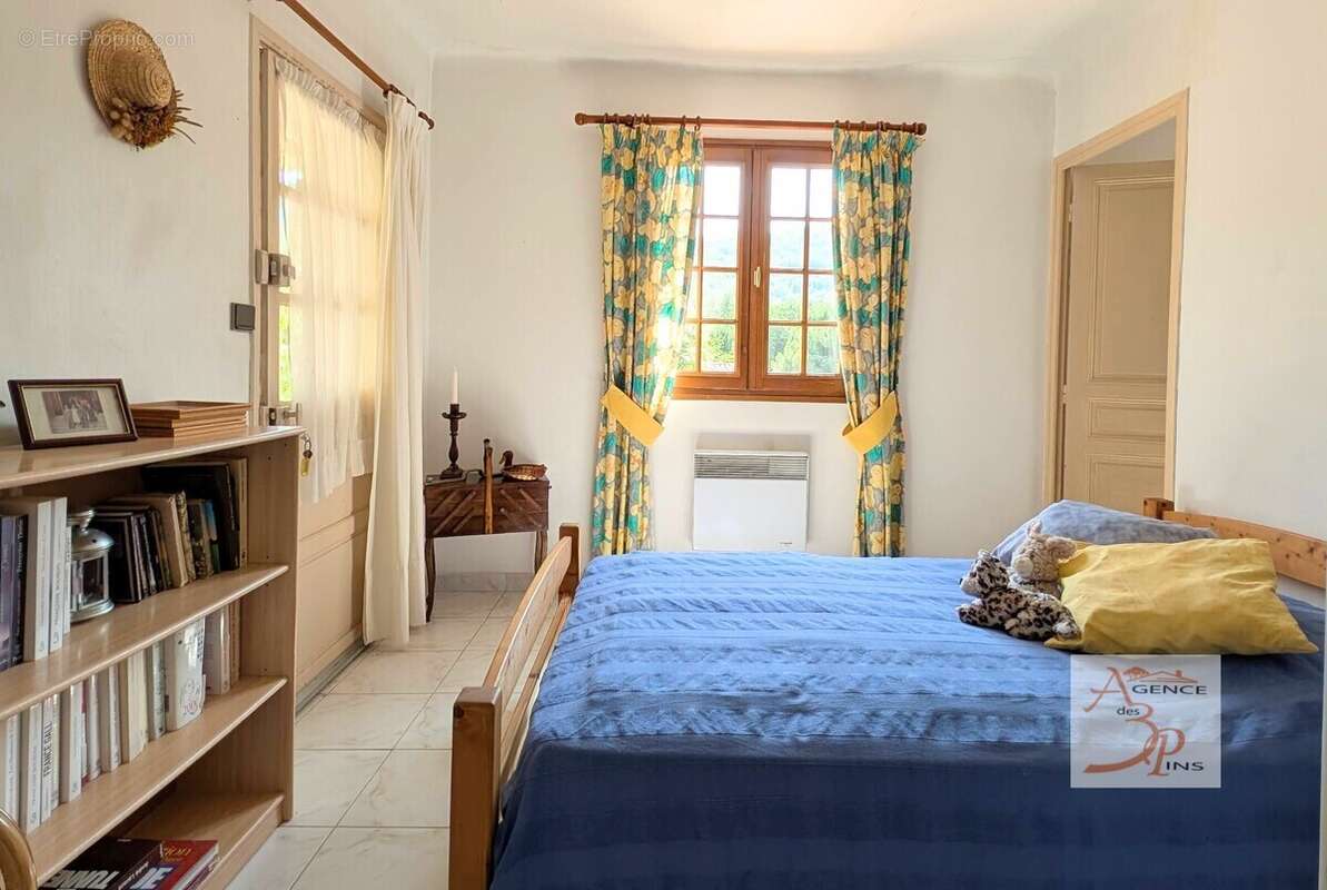 Maison à COLLOBRIERES