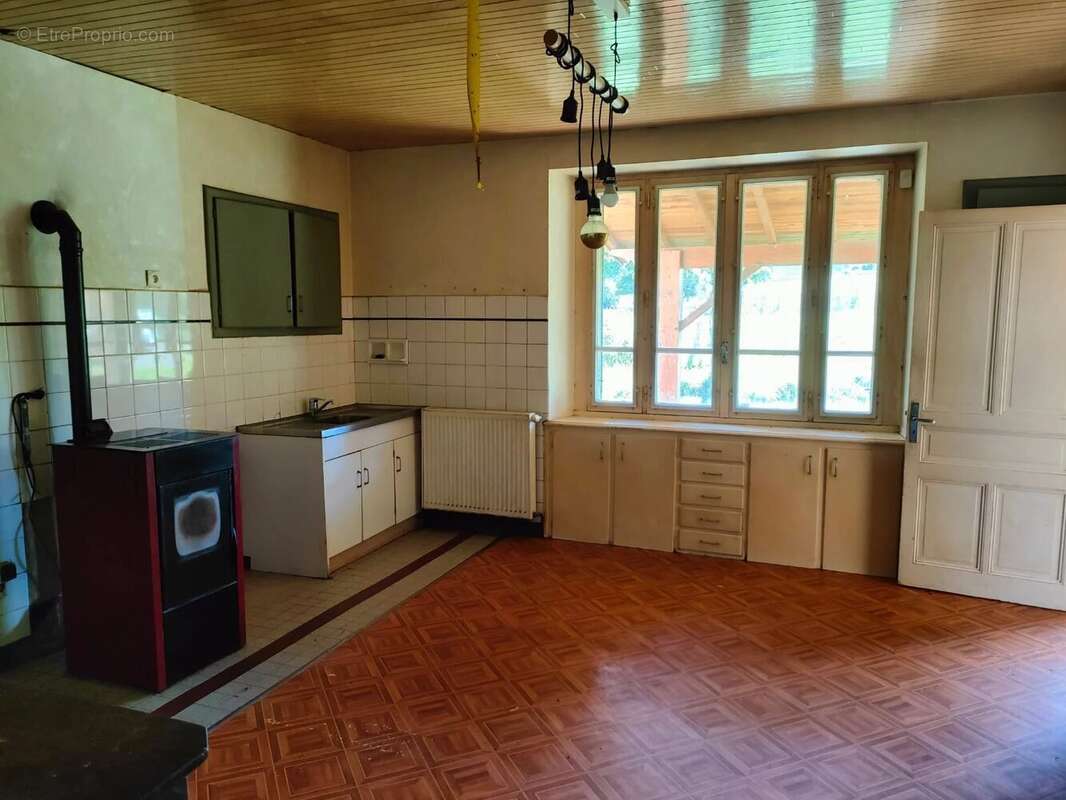 Maison à ORADOUR-SUR-VAYRES