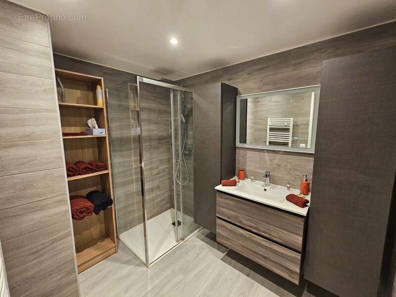 Appartement à MARSEILLE-5E