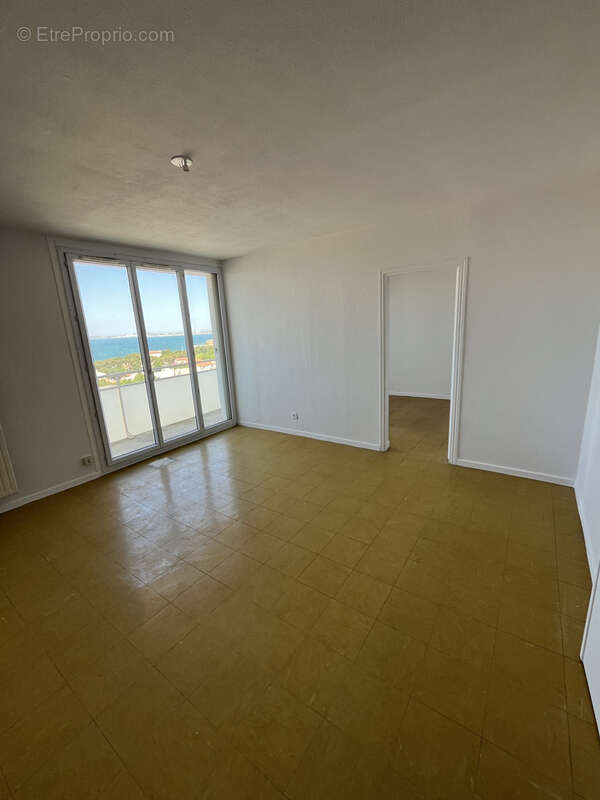 Appartement à PORT-DE-BOUC