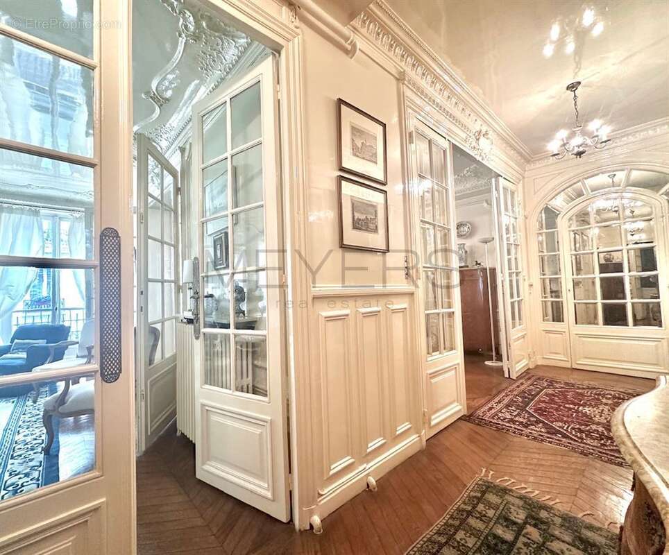 Appartement à PARIS-17E