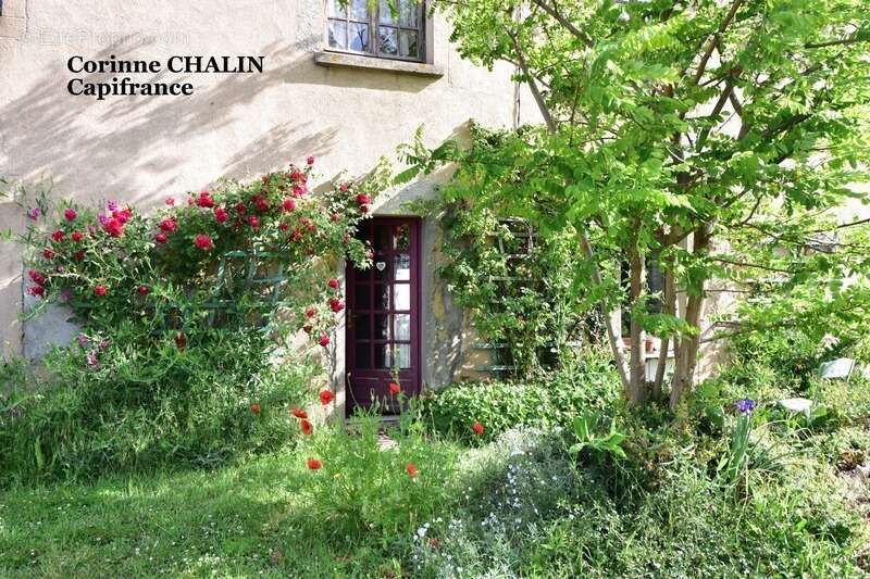 Maison à MONTCOMBROUX-LES-MINES