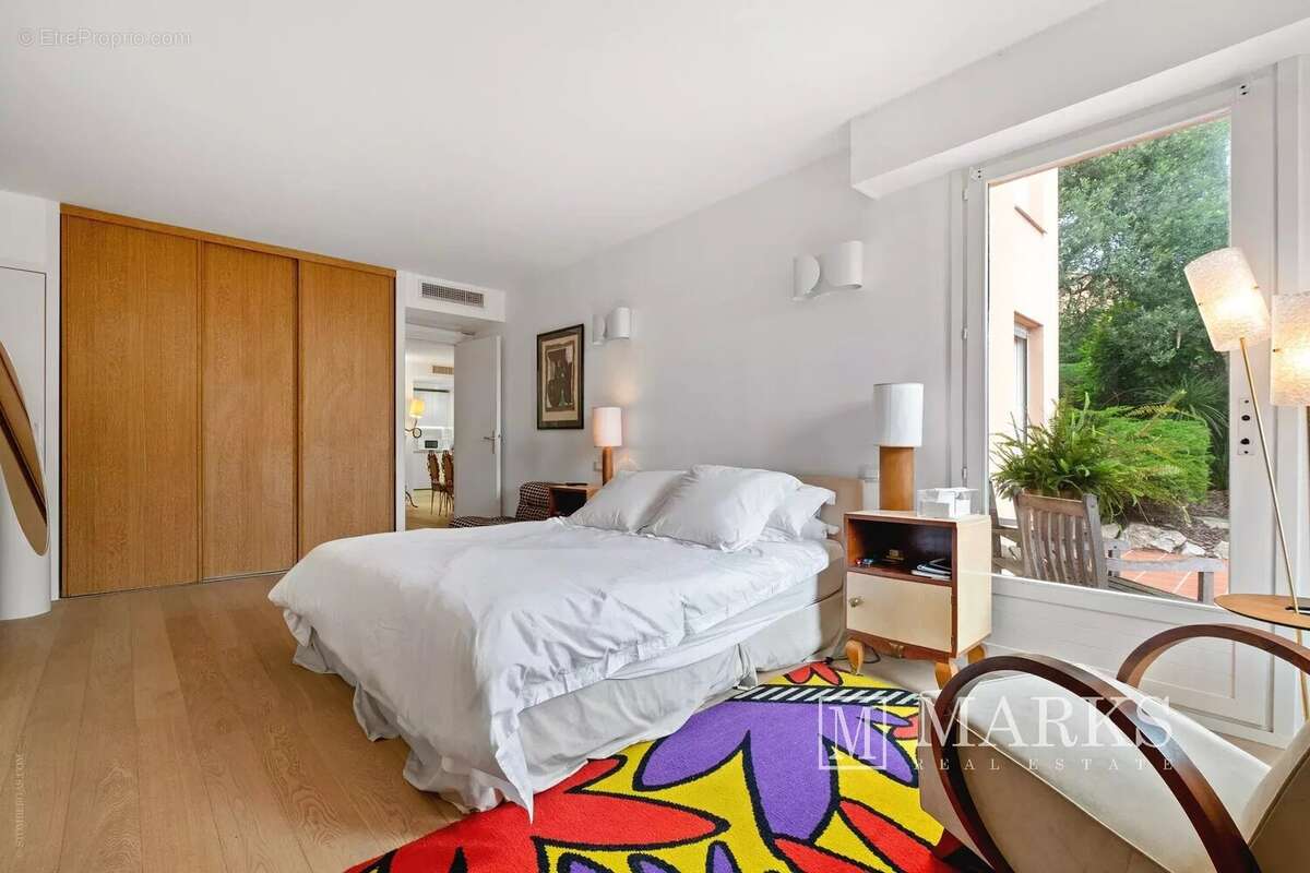 Généreux appartement de 3 chambres en rez-de-jardin - photo 15