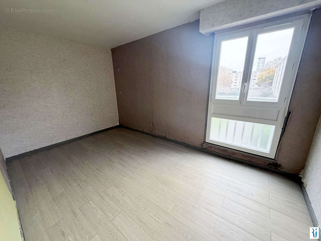 Appartement à MONT-SAINT-AIGNAN