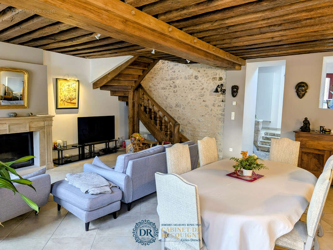 A vendre maison de ville hyper centre - photo 2