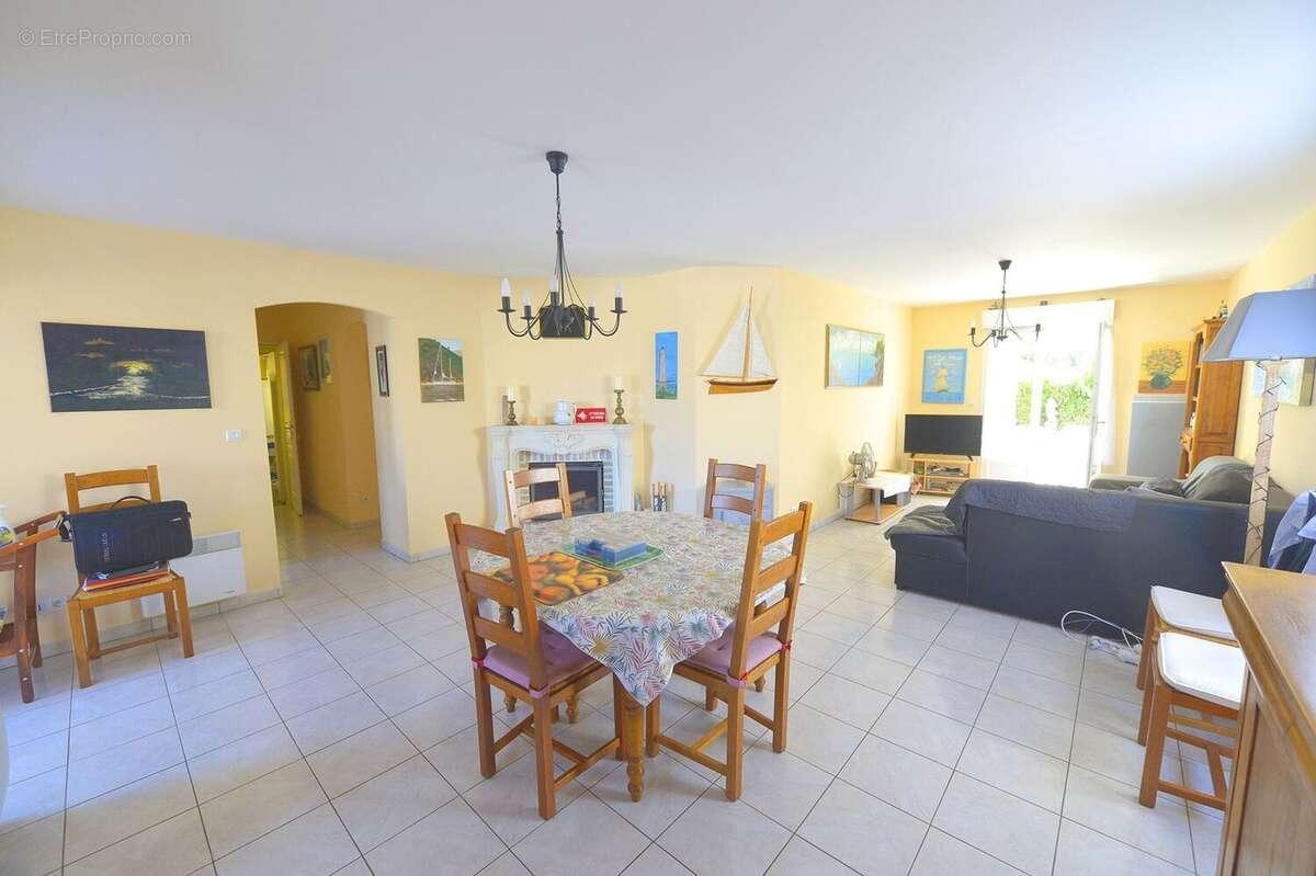 Maison à SAINT-GEORGES-DE-DIDONNE