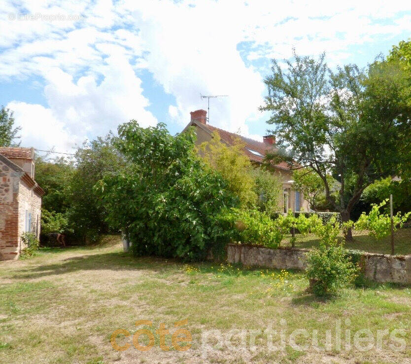 Maison à VALLON-EN-SULLY