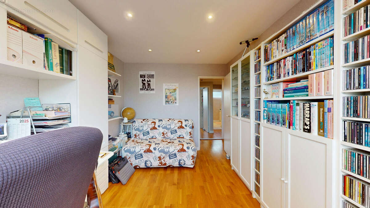 Appartement Bois d'Arcy 5 pièces 97.20 m2 + 1 cave + 1 garage fermé extérieur - photo 11