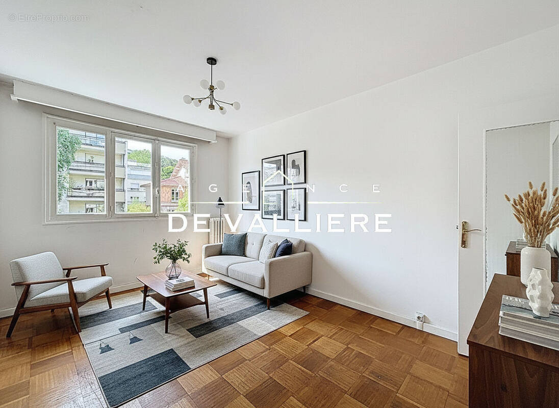 Appartement à SURESNES