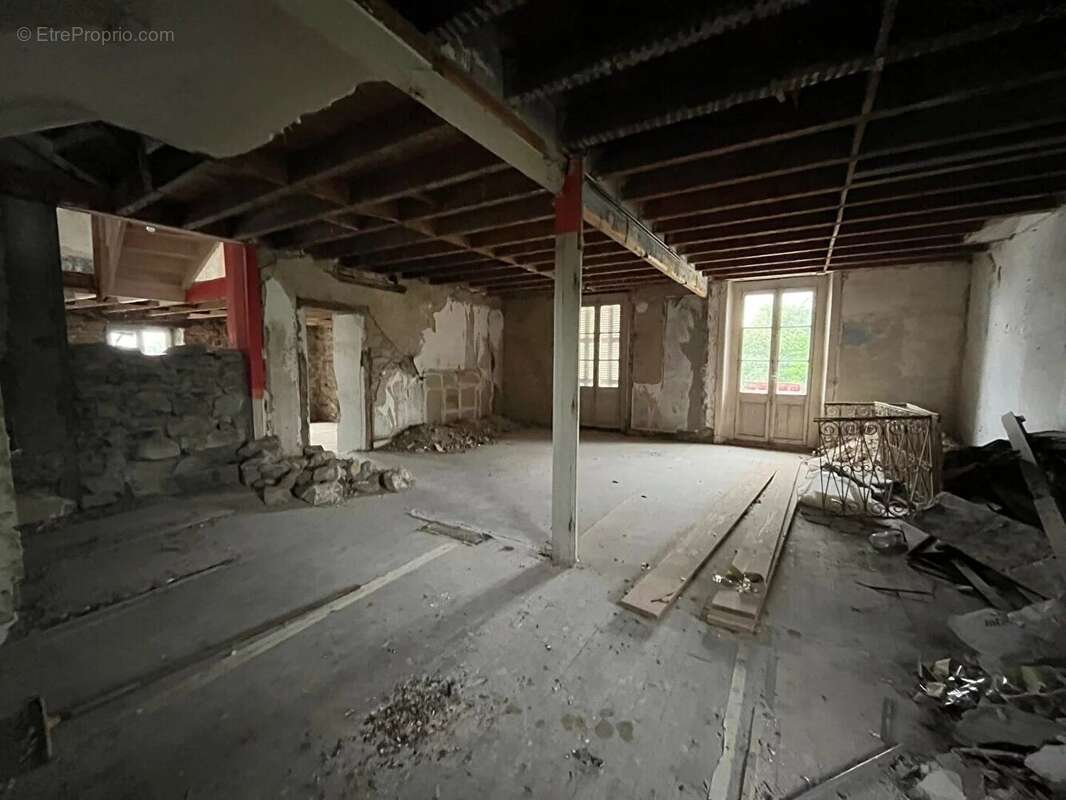 Appartement à QUINTIN