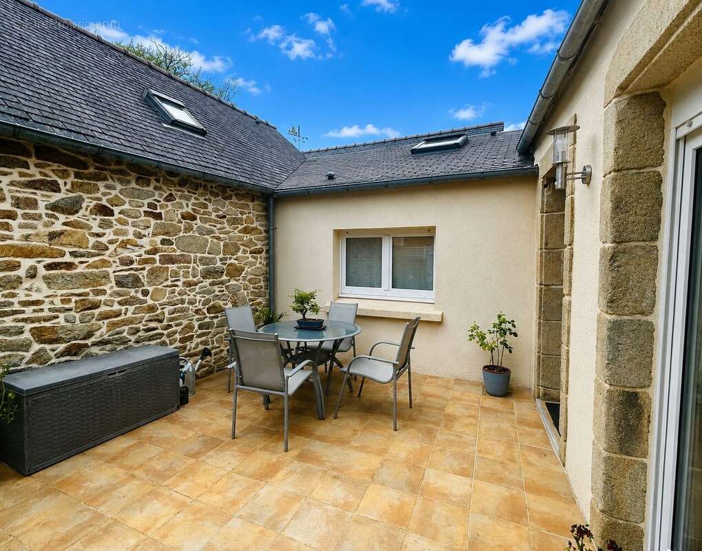 Maison 74 m² à Douarnenez  - photo 2