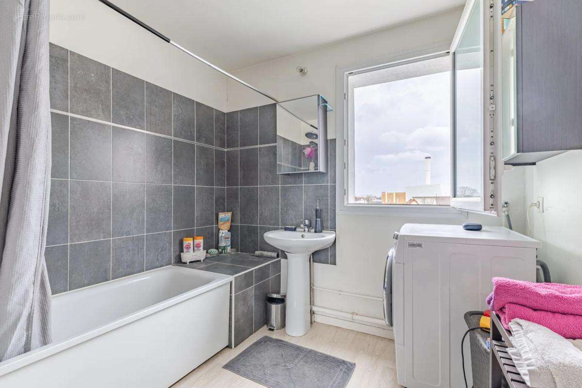 Appartement à STAINS