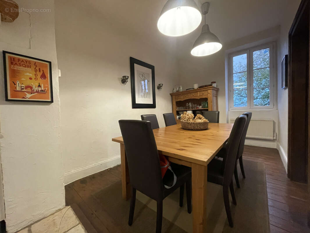 Maison à VARS-SUR-ROSEIX