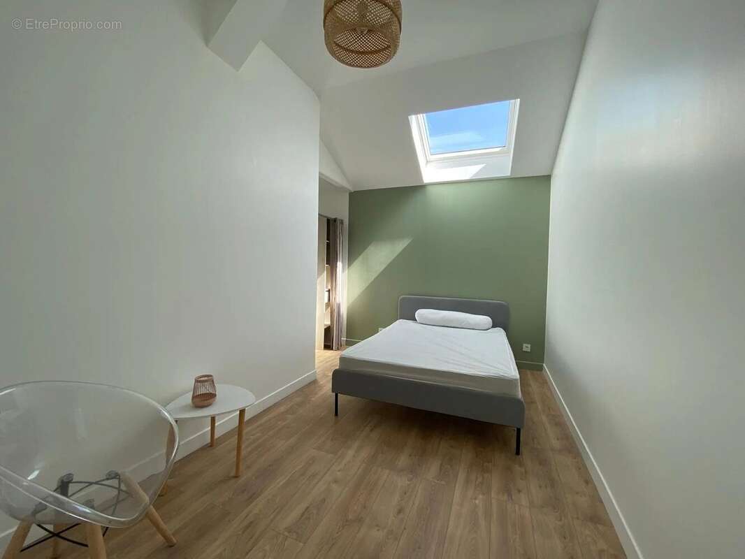 Maison à VEUREY-VOROIZE