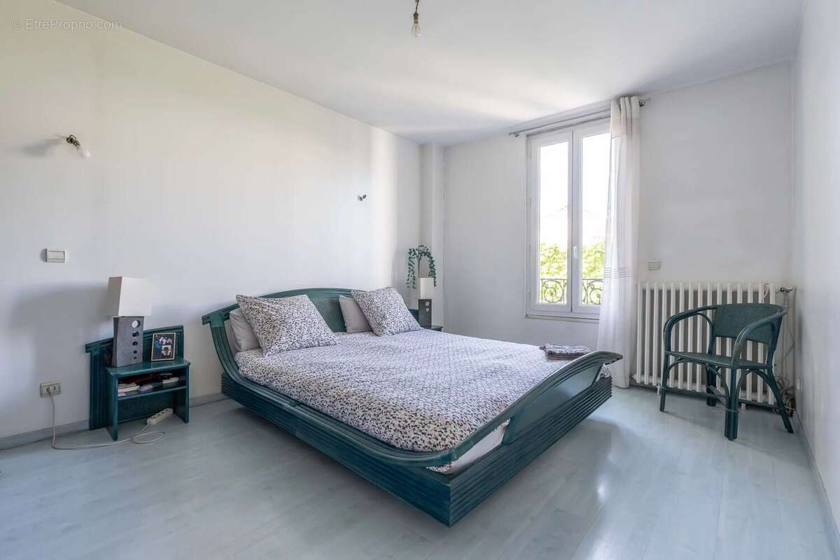 Maison à LE PERREUX-SUR-MARNE