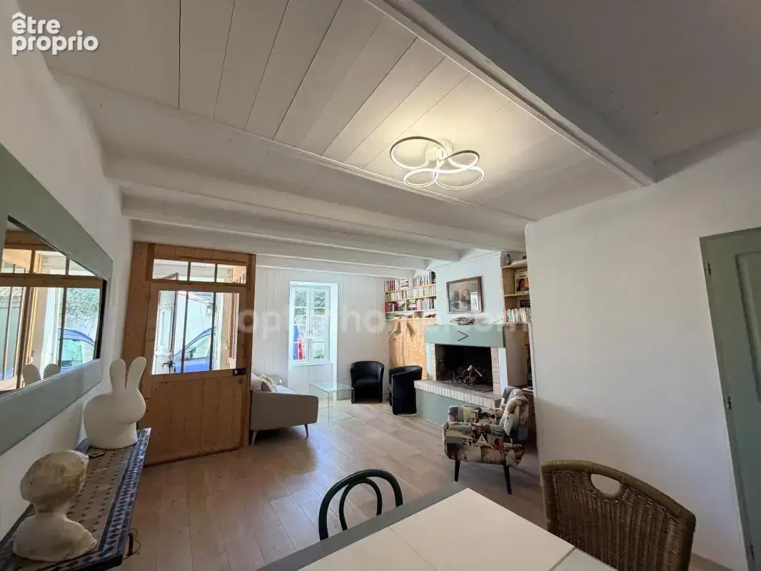 Belle maison de village 5 pièces  avec une dépendance au BOIS PLAGE EN RE 17580 - photo 8