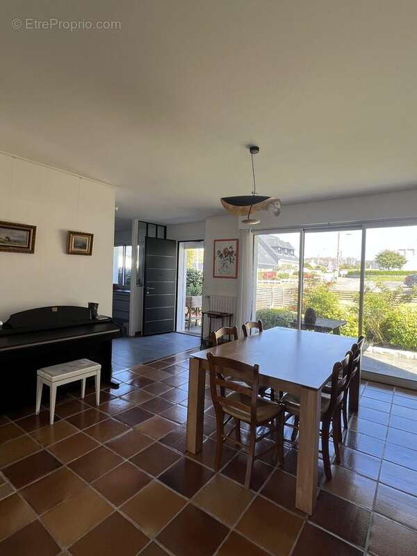 Maison 141 m² à Larmor-Plage  - photo 8