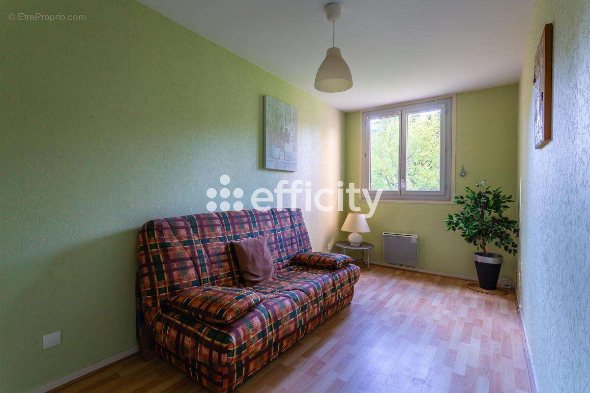 Appartement à SAINT-GENIS-LAVAL
