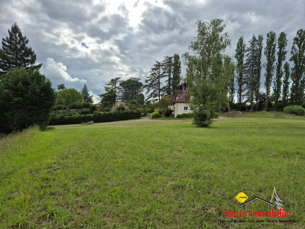 Terrain à SALIES-DE-BEARN
