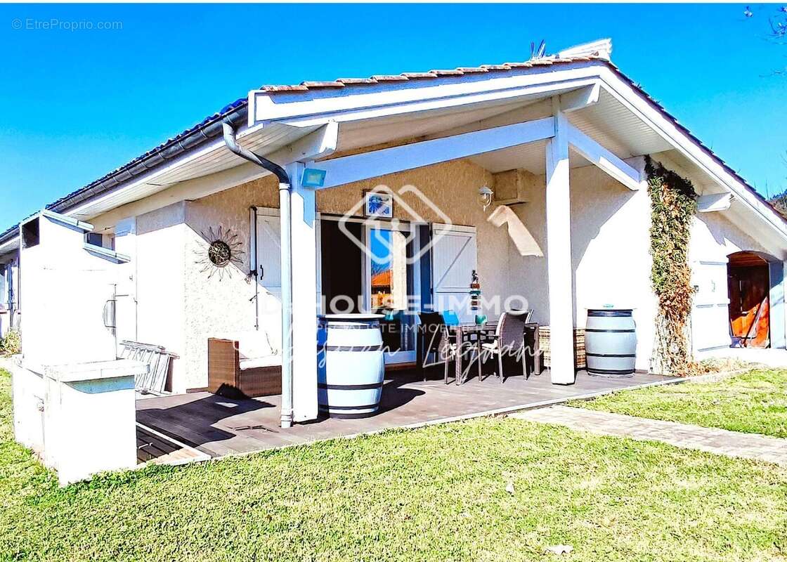 Maison à PAREMPUYRE