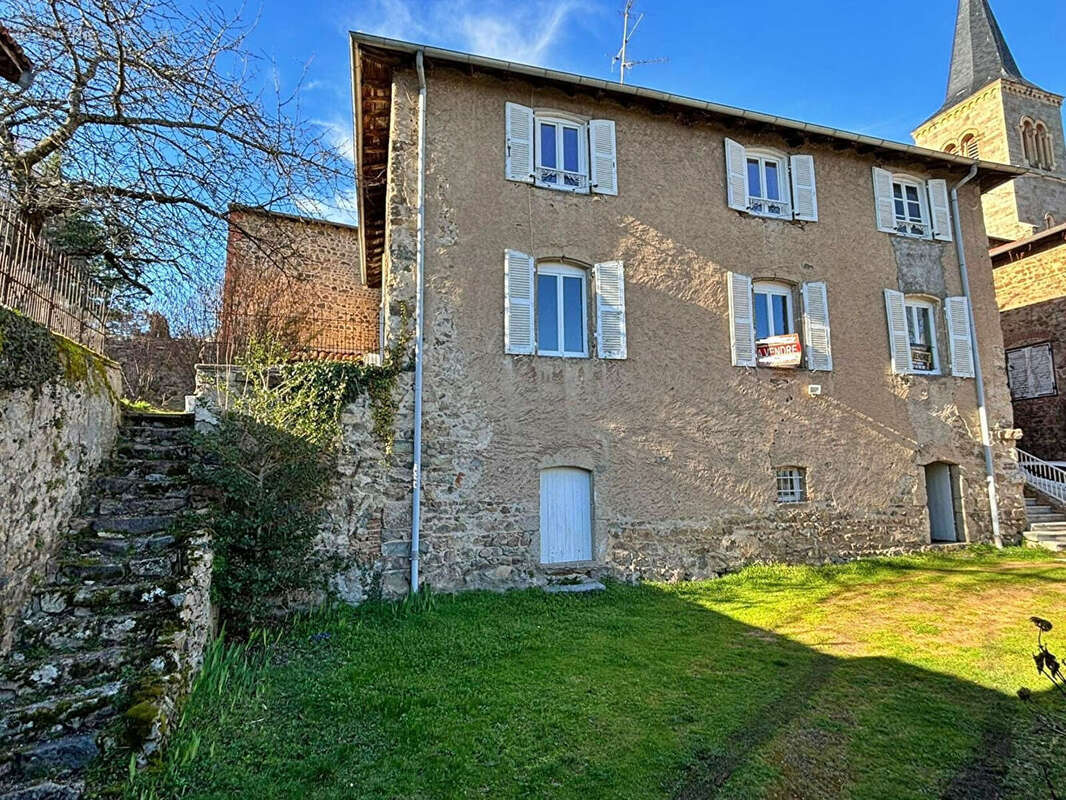 Maison à VILLEMONTAIS