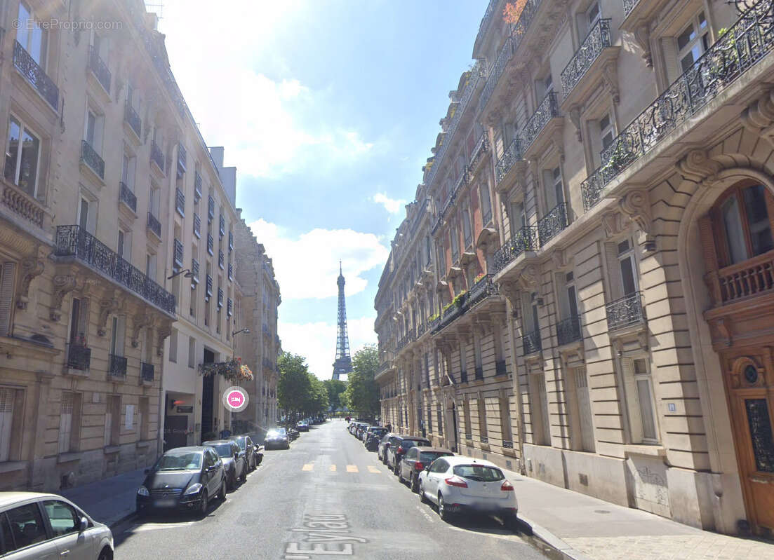 Appartement à PARIS-16E