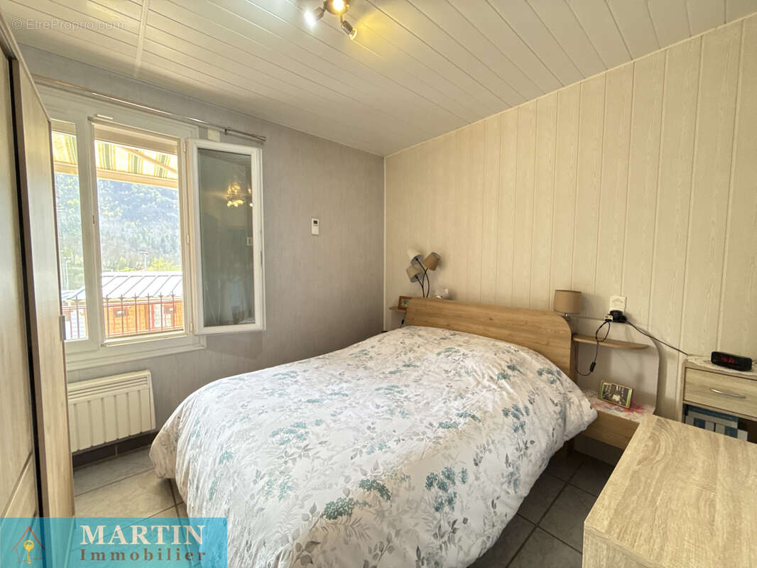 Maison à SAINT-LAURENT-DE-CERDANS