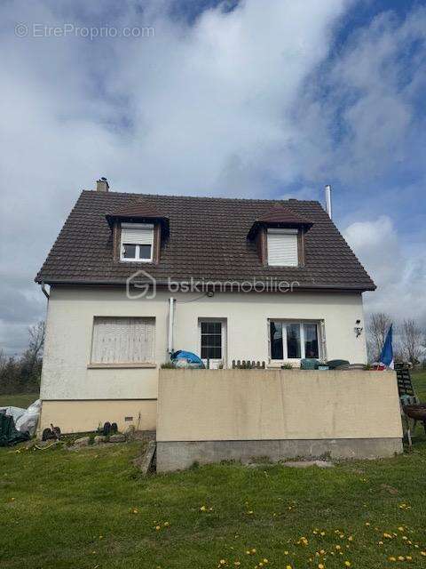Maison à LA FERTE-FRENEL
