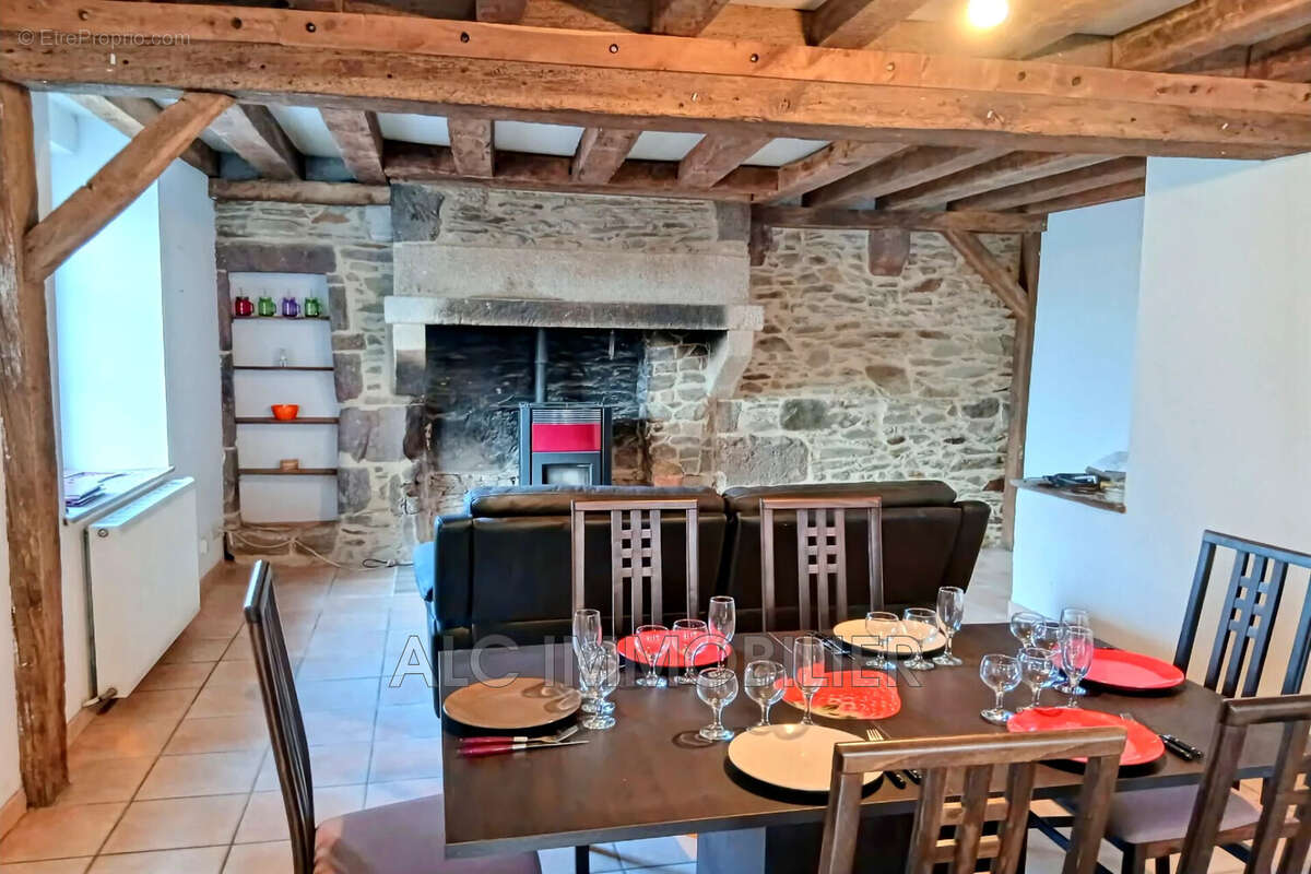 Maison à SOUGE-LE-GANELON