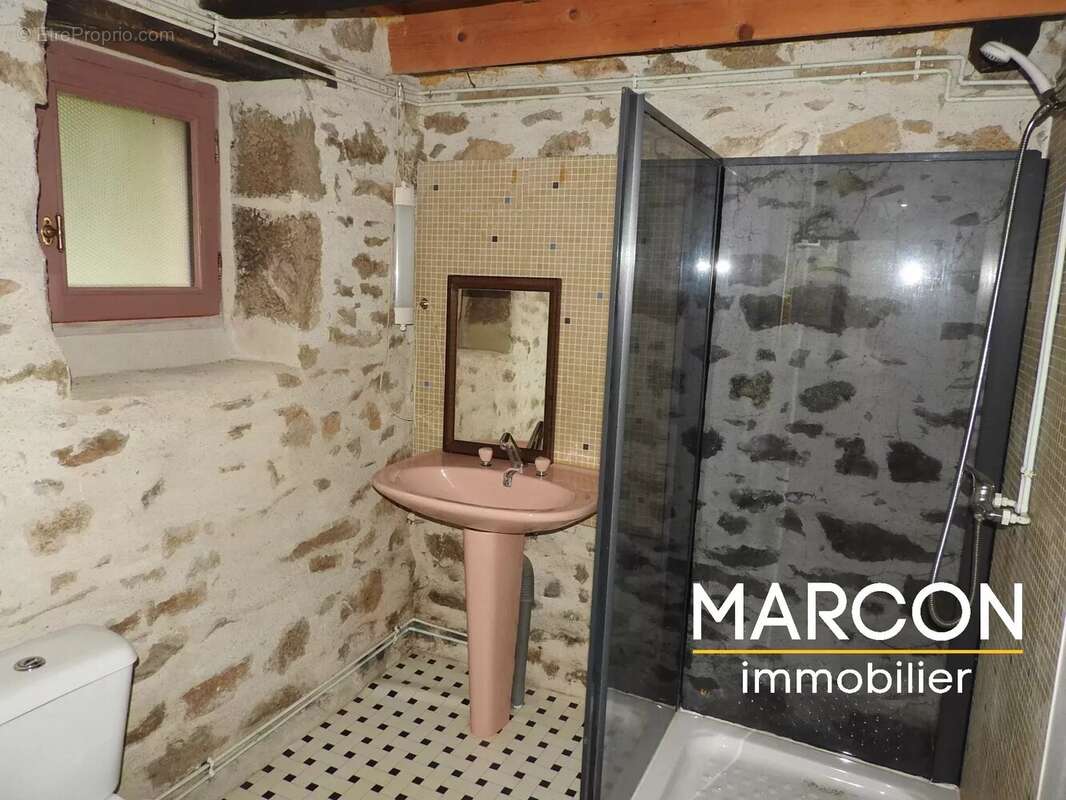 Maison à SAINT-PIERRE-BELLEVUE