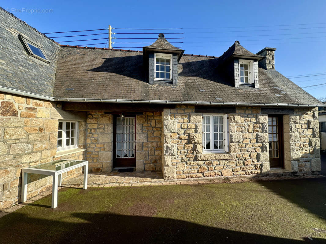 Maison à TREVOU-TREGUIGNEC